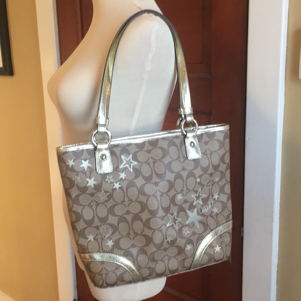 Coach Signature Heritage Star Print Goldtote
